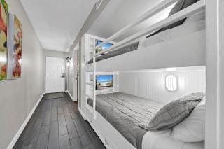 Pelican Beach Resort Unit 1109 - Destin - 4