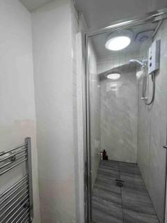 Room in Oxford Street - London - 9
