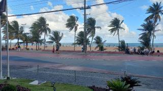 Flat mobiliado, beira mar na melhor localização da Praia do Cabo Branco - João Pessoa PB - João Pessoa - 1