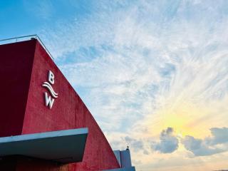 Beachwalk Resort Hallandale Ocean and Canal View Apartments 5 Min from the Beach - 5