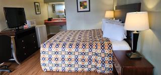 Astoria Hotel West - Danville - 3