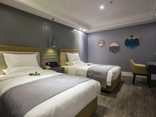 Lano Hotel Zhenjiang South High-speed Railway Station Baolong Plaza - 6