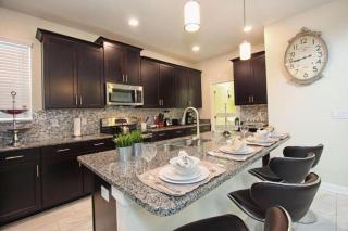5 Bedrooms 5 Bathrooms Storey Lake 4762Kc - 4