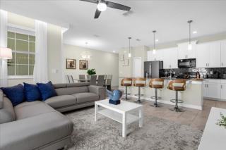 4 Bedrooms 3 Bathrooms Storey Lake 4817 Ll - 1