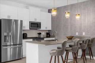 5 Bedroom- 4 Bathroom- Storey Lake 2689sb - 1