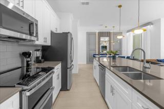 4 Bedrooms - 3 Bathrooms- Storey Lake 2449Rt - Kissimmee - 5