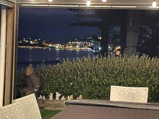 Wamberal Beach(shares with Terrigal Beach)Terrigal Beach SummerBelle Beachfront House - Wamberal - 3