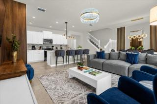 5 Bedrooms- 4,5 Bathrooms-Windsor Island 4306 La - Davenport - 0