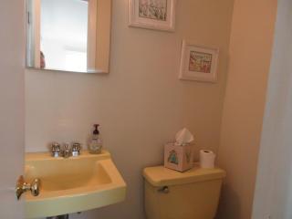 Recently Updated First Floor Duplex Located On The Ocean Block In Surf City, - Surf City - 7
