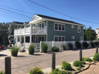 2Nd Floor Duplex With Ocean Views! - Barnegat Light - 0