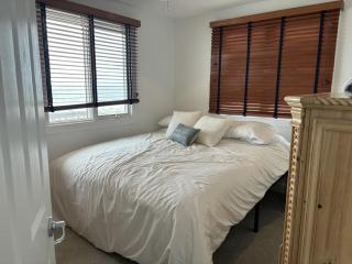 Ocean Front 3 Bedroom 1 Bath 2Nd Floor With Great Ocean Views - 2