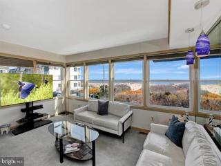 Beautiful Ocean Front Condo With Pool In Ship Bottom, - 1