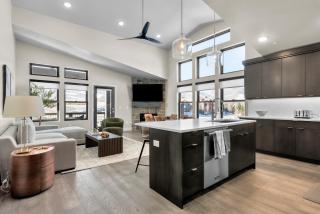 Luxury Stays Club B6 302, lovely 3Br Condo, New Deer Valley 1 min Park City 10 min - 2