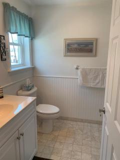 3 Bedroom 2 Bath First Floor Brant Beach Duplex - New York - 3