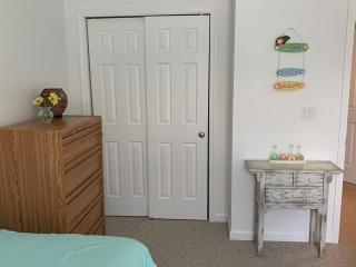 3 Bedroom 2 Bath First Floor Brant Beach Duplex - New York - 2