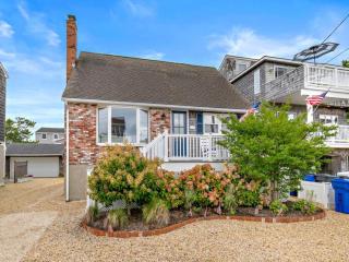 Awesome Home In Beach Haven With 4 Bedrooms And Internet - Beach Haven - 1