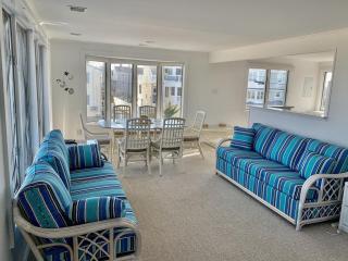 2Nd Floor Oceanfront Duplex - 7