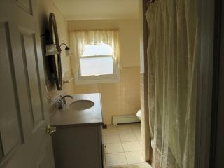 Roomy Bayside Duplex- 2 Full Baths - Beach Haven - 1