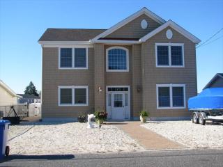 Beautiful 2200 Sq Ft Home Sleeps 10 Bring Your Water Toys! - Manahawkin - 0