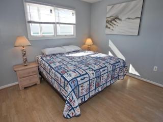 Single Family Home Located In Ship Bottom On The Bay Side But Close To The Beach - Pet Friendly - Ship Bottom - 4