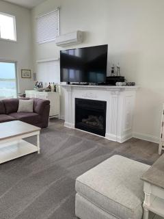 Beautiful Home In Ship Bottom With 4 Bedrooms, Private Swimming Pool And Wifi - 4