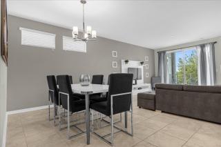 3 Bedrooms- 2 Bathrooms- Storey Lake 4751-201Ct - Kissimmee - 9
