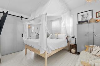 Adrift - Pet-friendly - 5 min Walk to Bay - Rustic Charm - Erowal Bay - 8