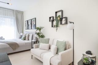 Comfortable Studio at Lago Vista A Dubai Production City by Deluxe Holiday Homes - 1
