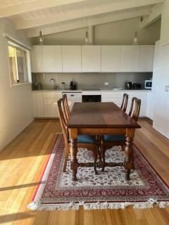 Impression Bay Lodge - Waterfront Property - 4