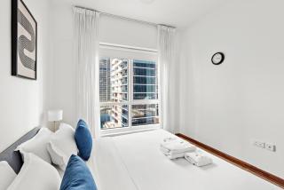 StoneTree - Furnished 1BR in JLT with Lake View - Dubai - 1