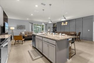 10 Bedrooms- 8 Bathrooms- Windsor Island - Davenport - 5