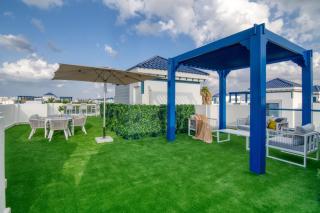 Stunning Palm Villa with Rooftop Garden, Resort Style Pool and Beach by Exclusive Holiday Homes - Dubai - 7