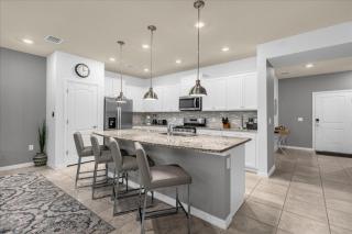 5 Bedrooms 45 Bathrooms Solterra 7542 Os - 6