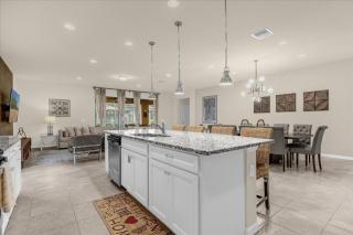 8 Bedrooms 6 Bathrooms Westside 8909 Bc - 6