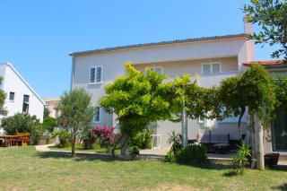Family apartments Jimmy - city center - Pag - 0