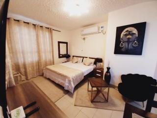 Izmira Serviced Apartment Studio - Mombassa - 4