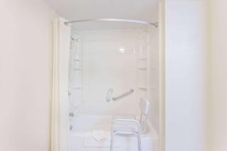 Super 8 by Wyndham Knoxville West/Farragut - Knoxville - 5