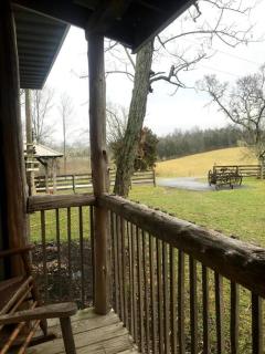 Bourbon Trail Cabin on the Farm - Lawrenceburg - 1