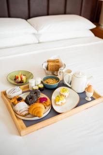 Courtyard by Marriott Hyderabad - Hyderabad - 9