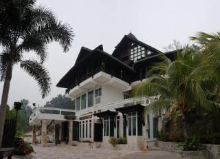 Poolside hill villa retreat - Seremban - 1