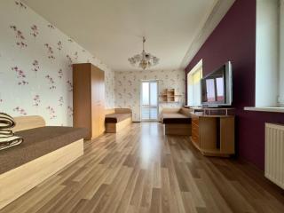 V&R Apartments - - 7
