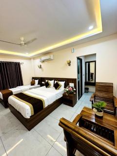 Navarathna Comforts - Madikeri - 2