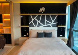 Escape 1BR One Uptown BGC w/ Sound System - Manila - 0