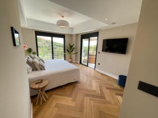 ULTIMATE LUXURY DREAM VILLA with 7 BEDROOMS, GYM, SPA and INFINITY POOL - Marbella - 4