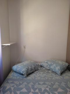 Um quarto em casa agradável - Perequê - 6