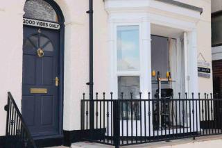Sea view Apartment Sandy Toes and Salty Kisses Sleeps upto 4 - Cleethorpes - 6