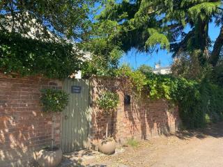 Dorset villa flat 1 at Pittville Lawn - - 3