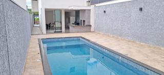 Casa aconchegante c/ piscina e área de lazer - Maringá - 2