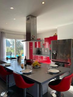 Maison spacieuse avec piscine et jardin - 6