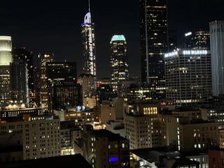 Modern view high rise - Los Angeles - 3